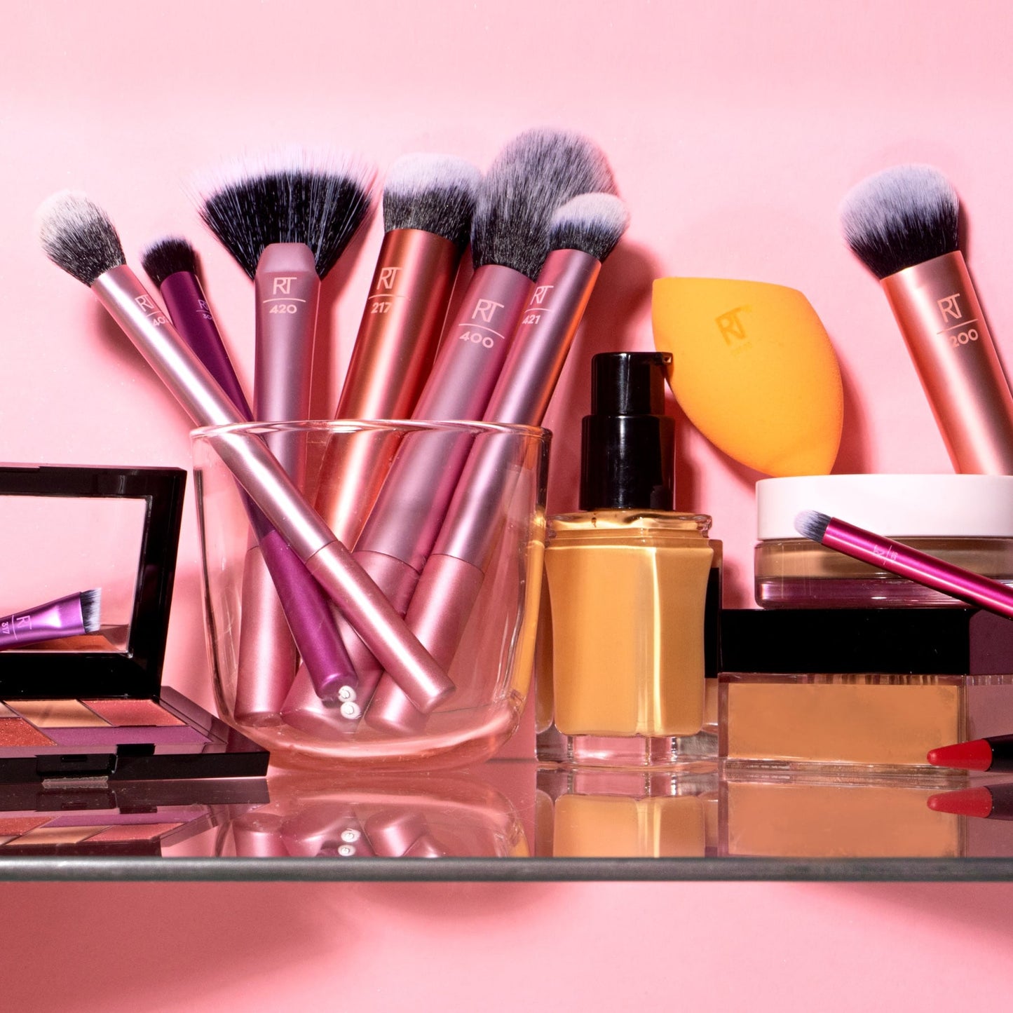 Real Techniques Everyday Essentials Kit with 1 Miracle Complexion Sponge 5pc