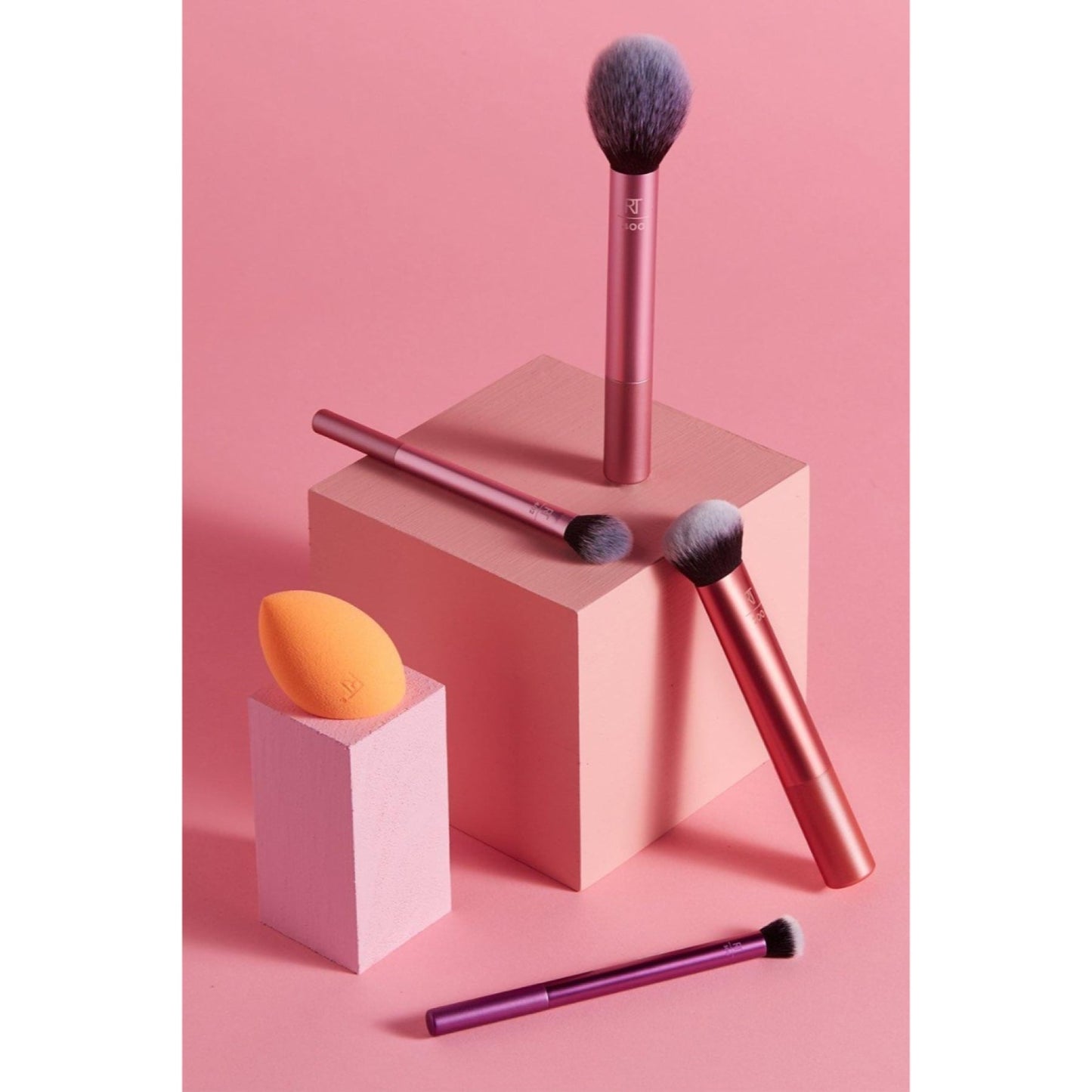 Real Techniques Everyday Essentials Kit with 1 Miracle Complexion Sponge 5pc