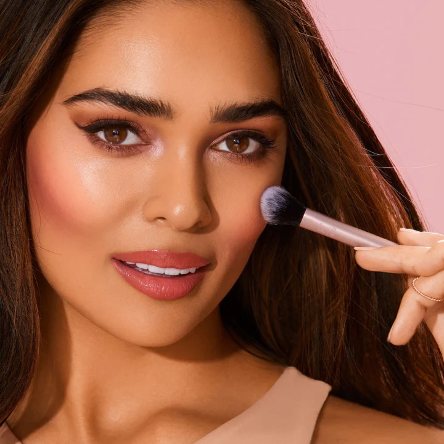 فرشاة تثبيت المكياج من ريل تكنيكس