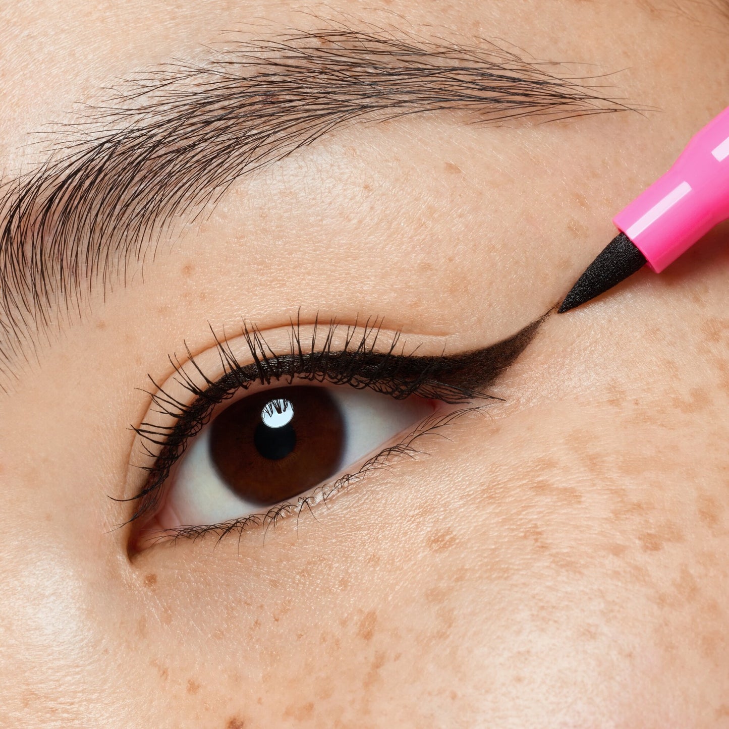 Essence Eyeliner 01