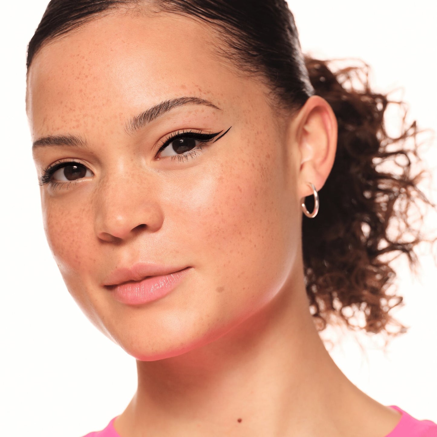 Essence Eyeliner 01
