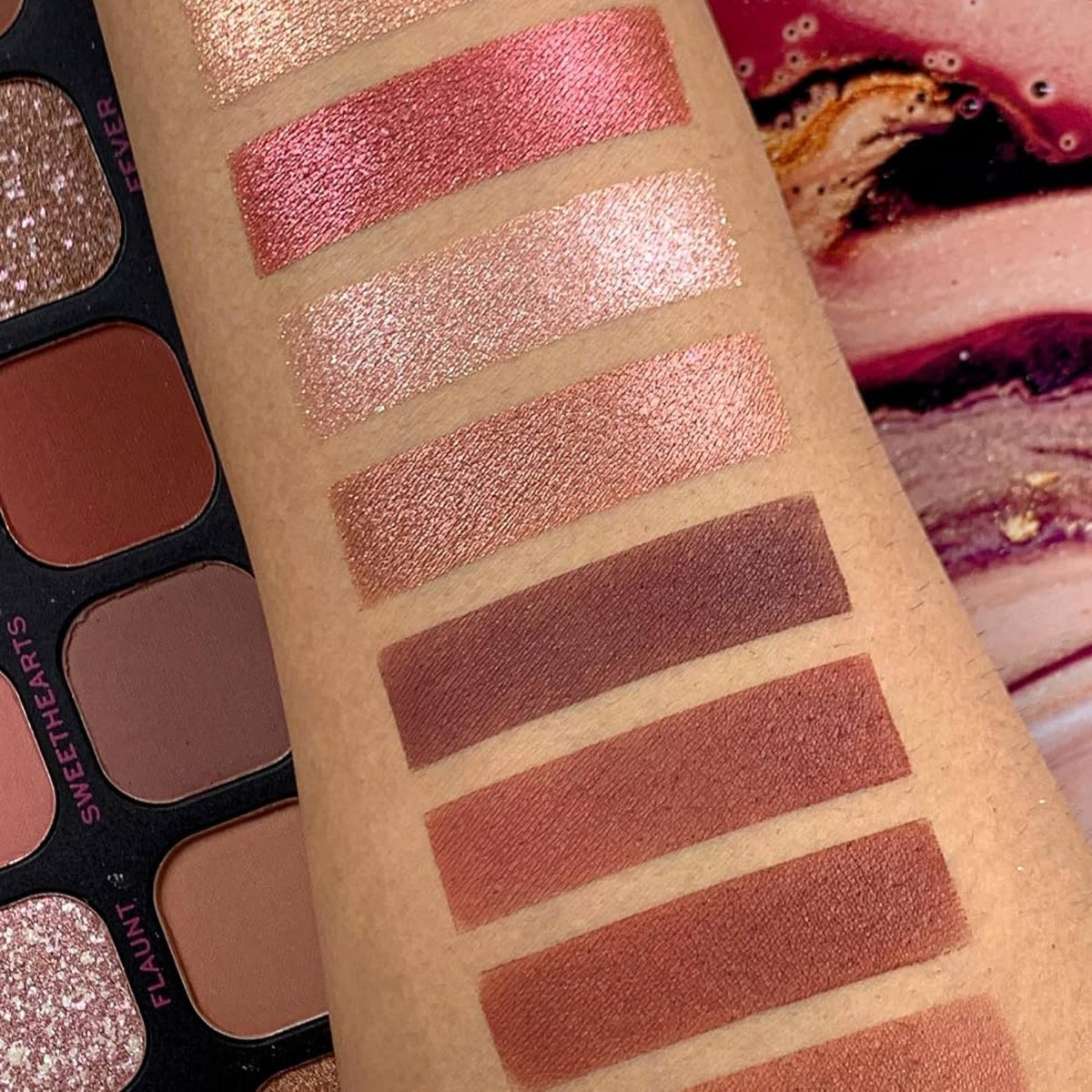 Forever Flawless Eyeshadow Palette - 18 shades