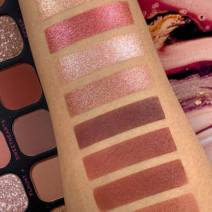 Forever Flawless Eyeshadow Palette - 18 shades