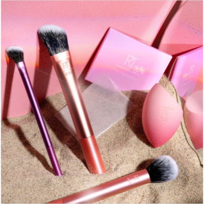 Real Techniques Everyday Essentials Kit with 1 Miracle Complexion Sponge 5pc